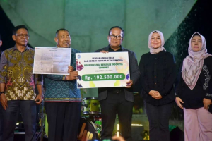 Malam Tahun Baru di Kubu Raya: Peresmian Tugu Mangrove Diwarnai Donasi Banjir Rp500 Juta