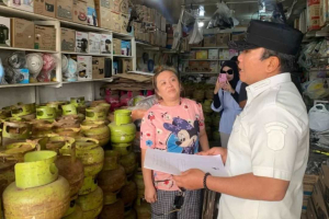 Tegas! Bupati Sujiwo Larang Pangkalan Jual Gas Melon ke Toko dan Pengecer