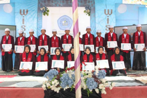 Wagub Krisantus di Wisuda Miftahul Khairat: Uang Rp1 Miliar Bisa Habis 2 Hari, Tapi Ilmu Modal Abadi