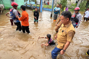 Waspada Banjir Rob Pontianak: Puncak Pasang 2 Meter Terjadi Pagi Hari, Arus Sangat Deras