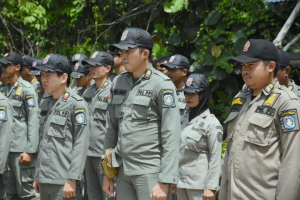 Sisihkan Gaji Pribadi untuk Pol PP Honorer, Sujiwo Ingin Rutinkan Bantuan Sembako