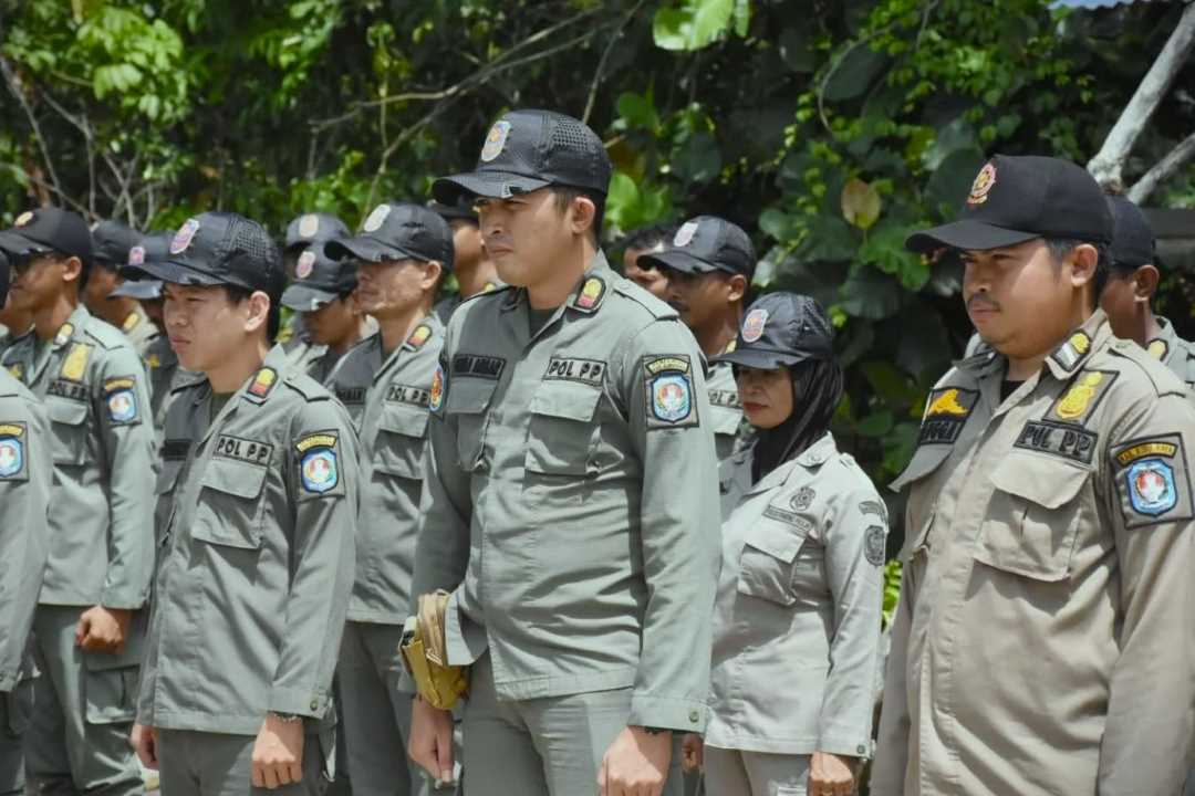 Sisihkan Gaji Pribadi untuk Pol PP Honorer, Sujiwo Ingin Rutinkan Bantuan Sembako