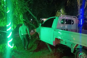 Sopir Pick Up Main HP Tabrak Beruntun 3 Motor di Bundaran Alianyang, 1 Korban Masuk RS Soedarso