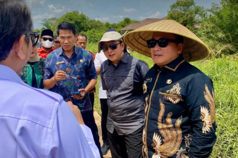 Wujudkan Outer Ring Road, Jiwo dan Yuliansyah Tinjau Proyek Jalan Desa Kapur-Pasak Piang