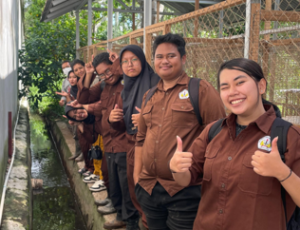 Tingkatkan insting Praktis, Mahasiswa Peternakan Untan Bedah Manajemen Ayam Kuntara 4 di Difya Farm