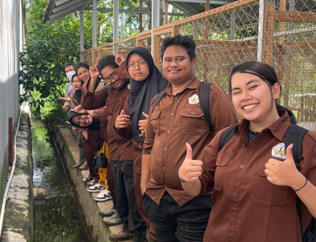 Tingkatkan insting Praktis, Mahasiswa Peternakan Untan Bedah Manajemen Ayam Kuntara 4 di Difya Farm